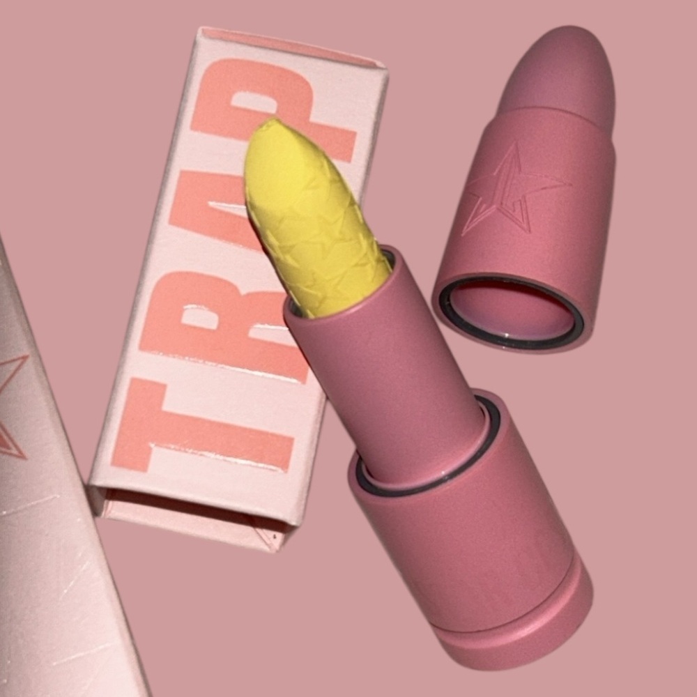 New Jeffree Star ⭐️ Velvet Trap Lipstick in Easter Sunday